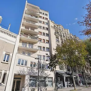 Cosy And Renovated Studio In Heart Of Xvieme Paris