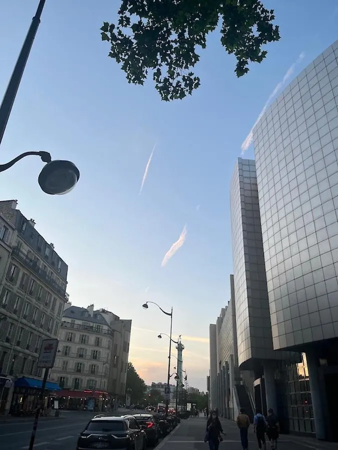 Maisonzen Paris 0*,